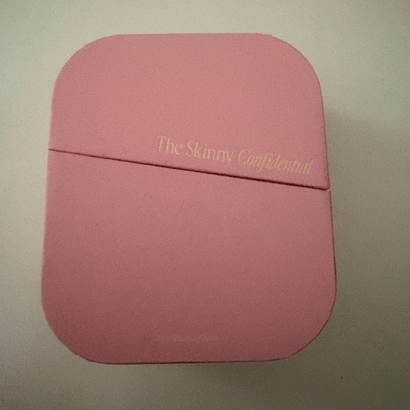 NWOT The Skinny Confidential Mint Roller
